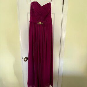 US Size 4 JS Boutique Fuchsia Strapless Evening Gown